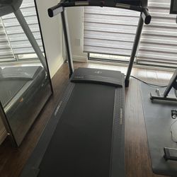 Treadmill Good Condition $800 Value