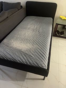Twin bed and memory mattress