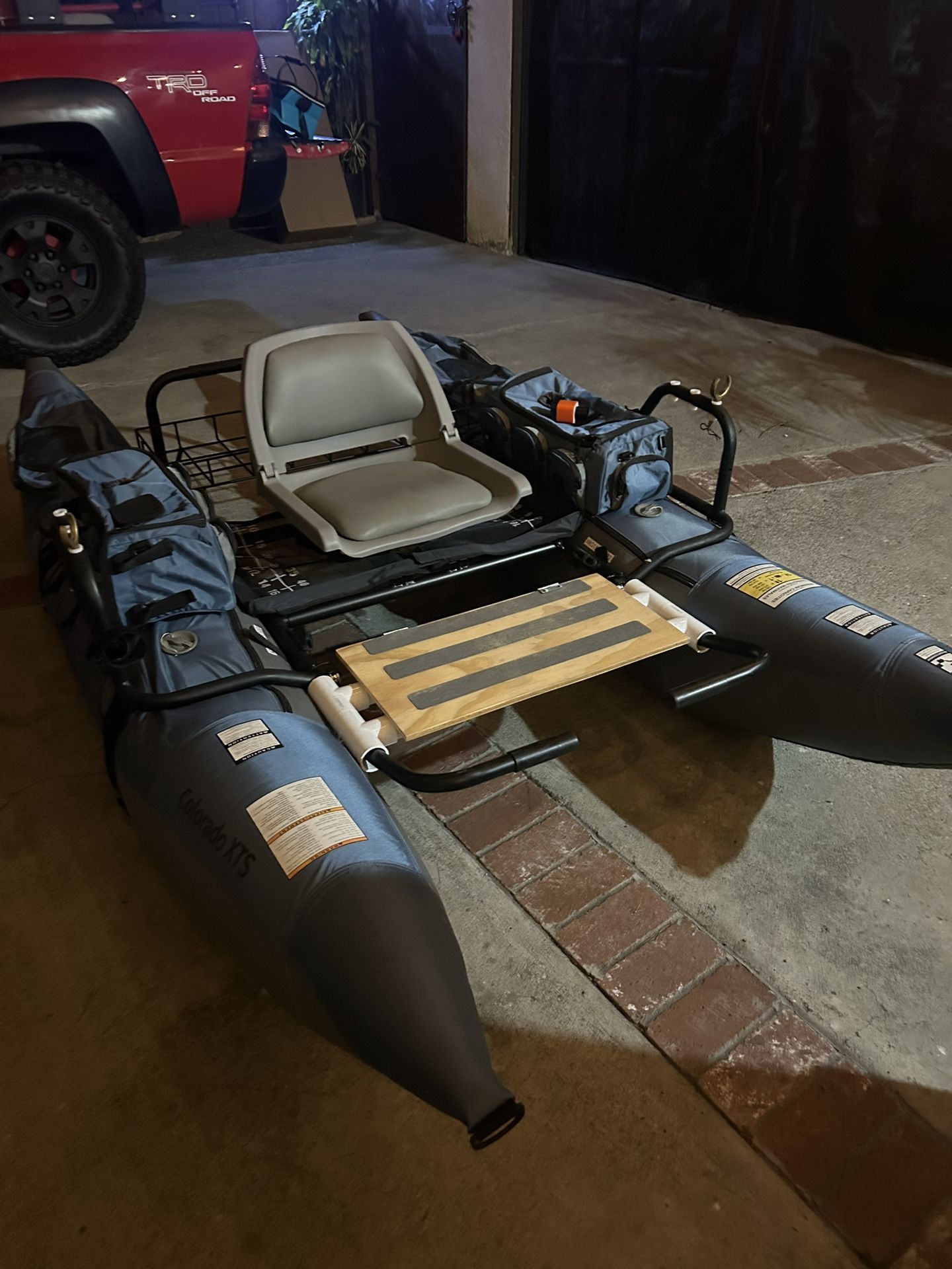 Colorado XTS Pontoon