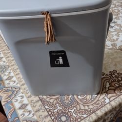 Trash Can With Lid cabinet door hang built-in inner bucket 