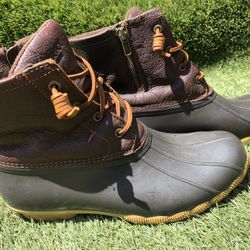 Womens Salt Water Duck Boot Size 9.5