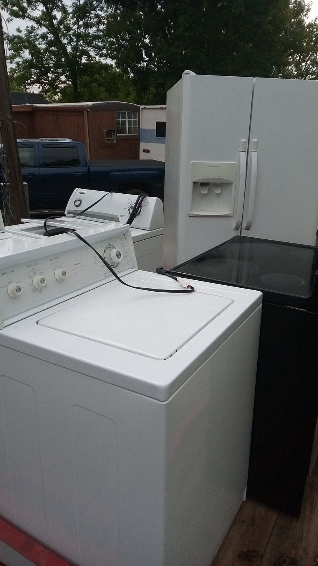 Washer and dryer refrigerators glass top stove