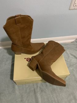 Refuge Cowboy boots size 8