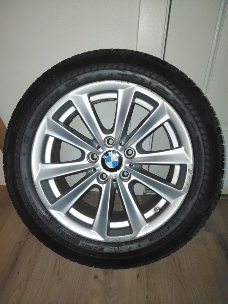 4x OEM BMW 17 inch V-Shaped, 9-spoke Wheels / Rims *W/ 4x Bridgestone Driveguard Run Flat / TubelessTires 225/55rf17 97v Tires Only 100 Miles!!