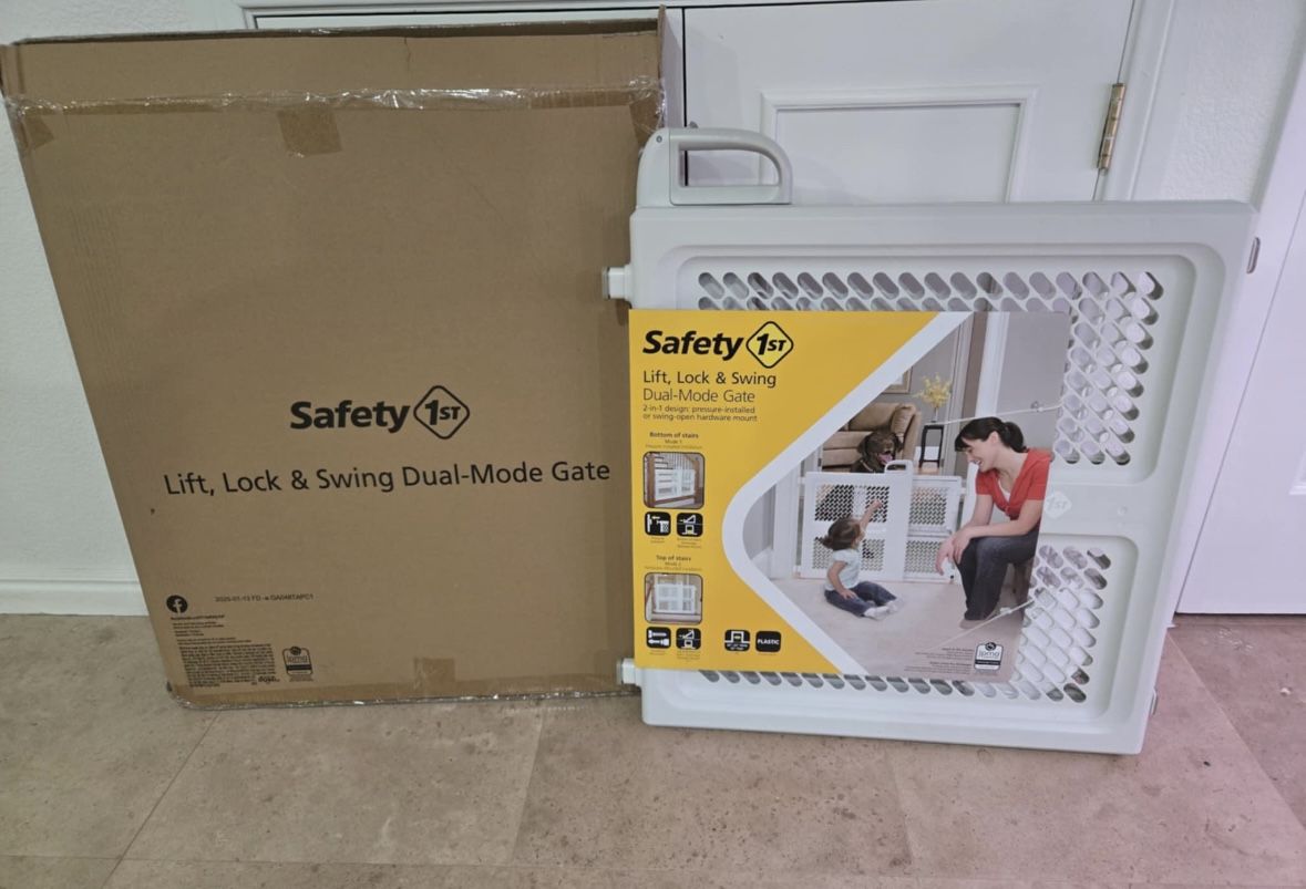 Brand New Safety First Baby Gate - Fits 28"-42" Wide