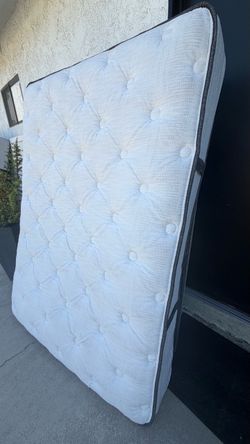 FULL SIZE MATTRESS BEAUTY REST PICK UP TODAY