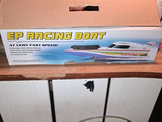 EP racing boat