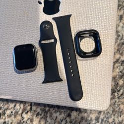 Apple Watch - Series 7 - 41mm