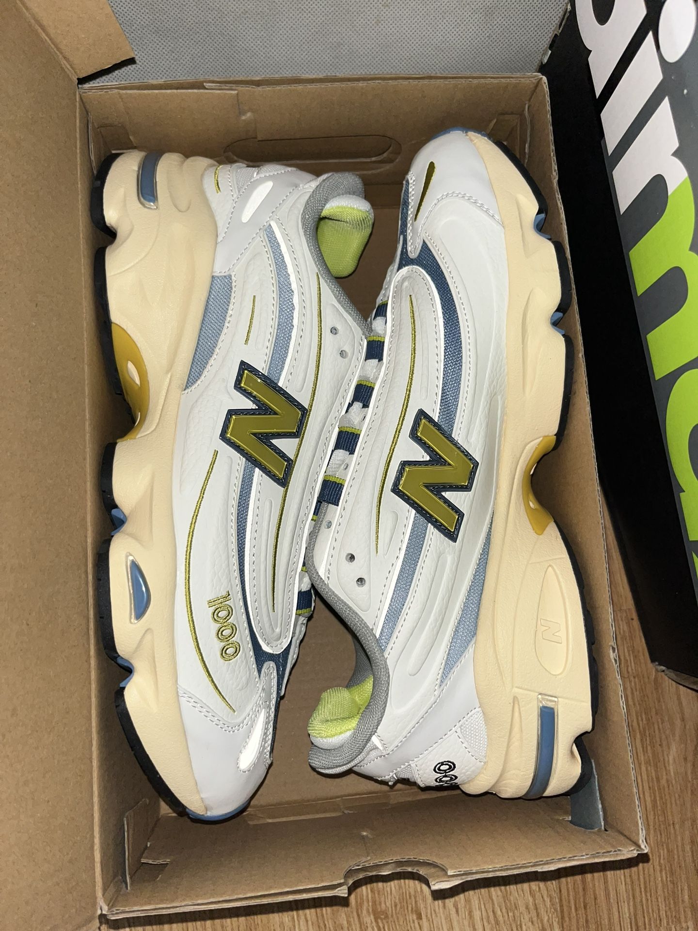 New Balance 1000 Size 9.5 Men