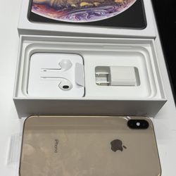 New iPhone Xs  64 GB (Unlocked)