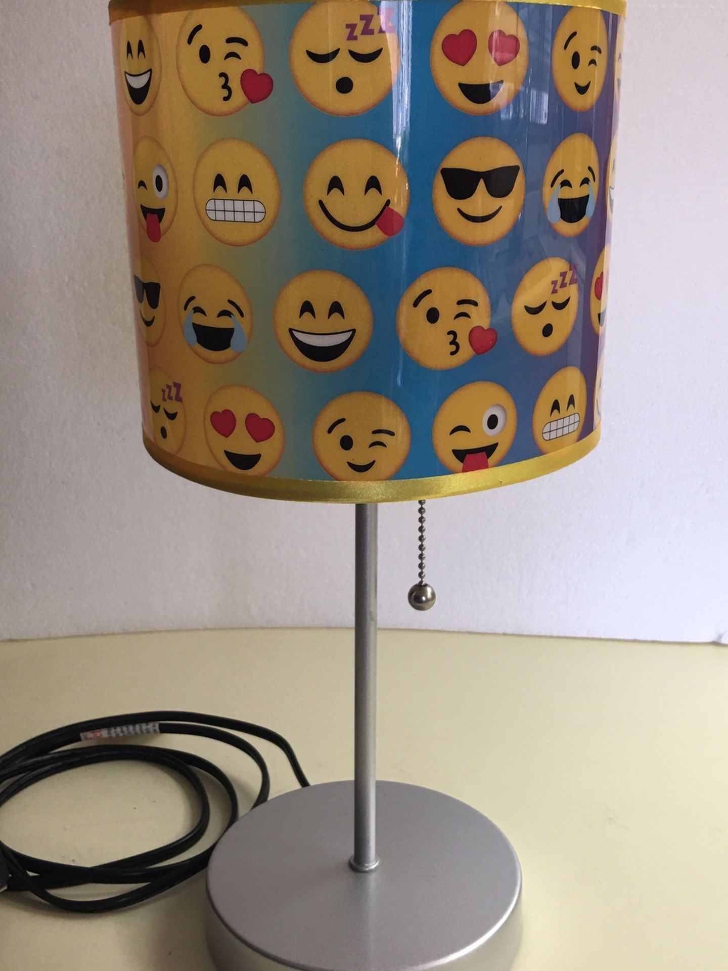 Emoji Pals Stick Lamp