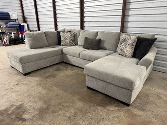 Gray Broyhill Sectional With Double Chaise