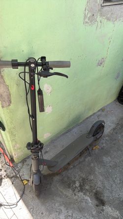 Electric Scooter – Works, Needs Small Repair