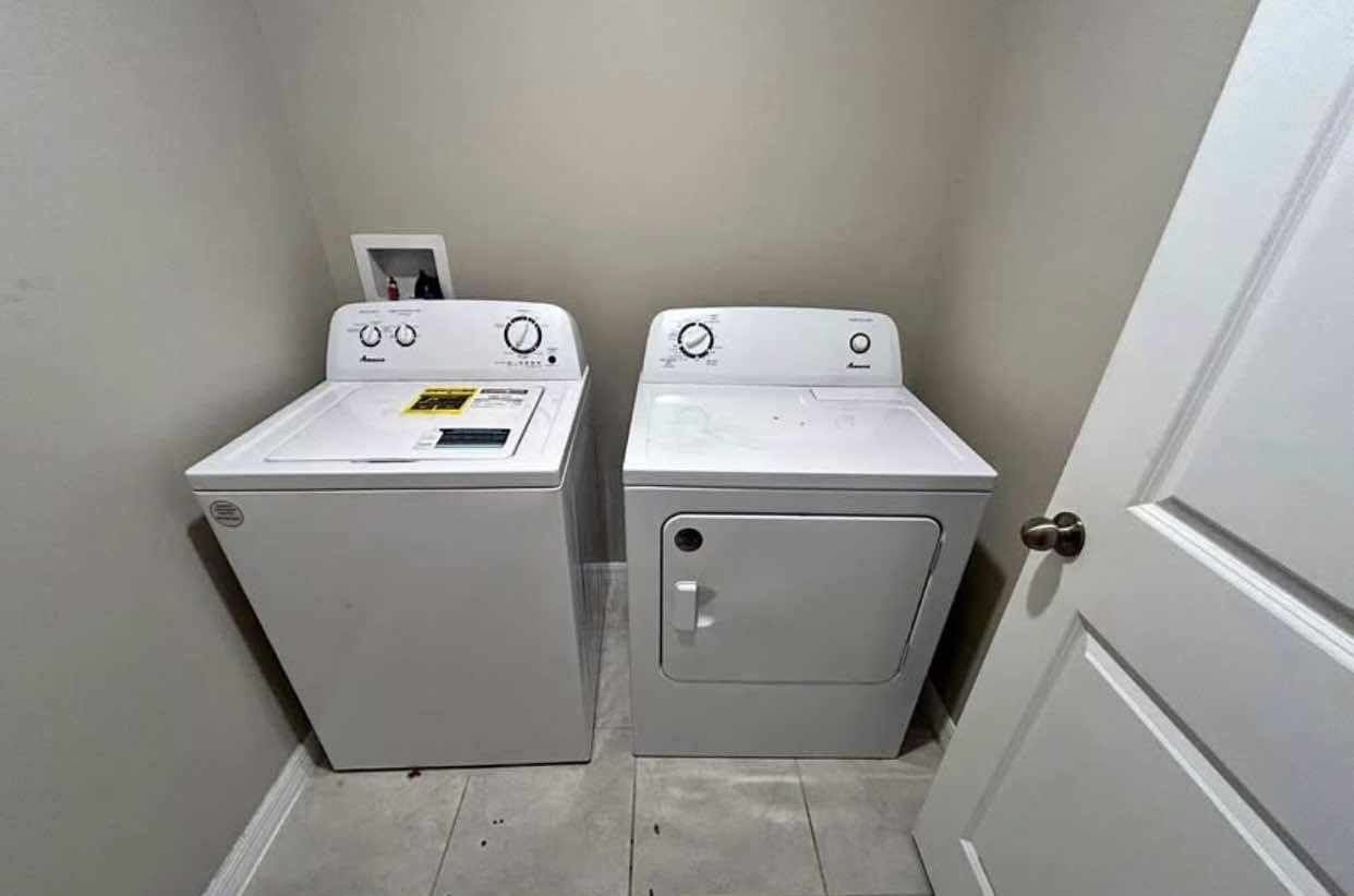 One Year Old Washer And Dryer 