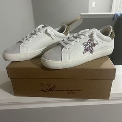 Brand new Women’s Size 6 
