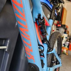 Specialized Stumpjumper Expert Carbin Fiber 27.5 Mint Condition. 