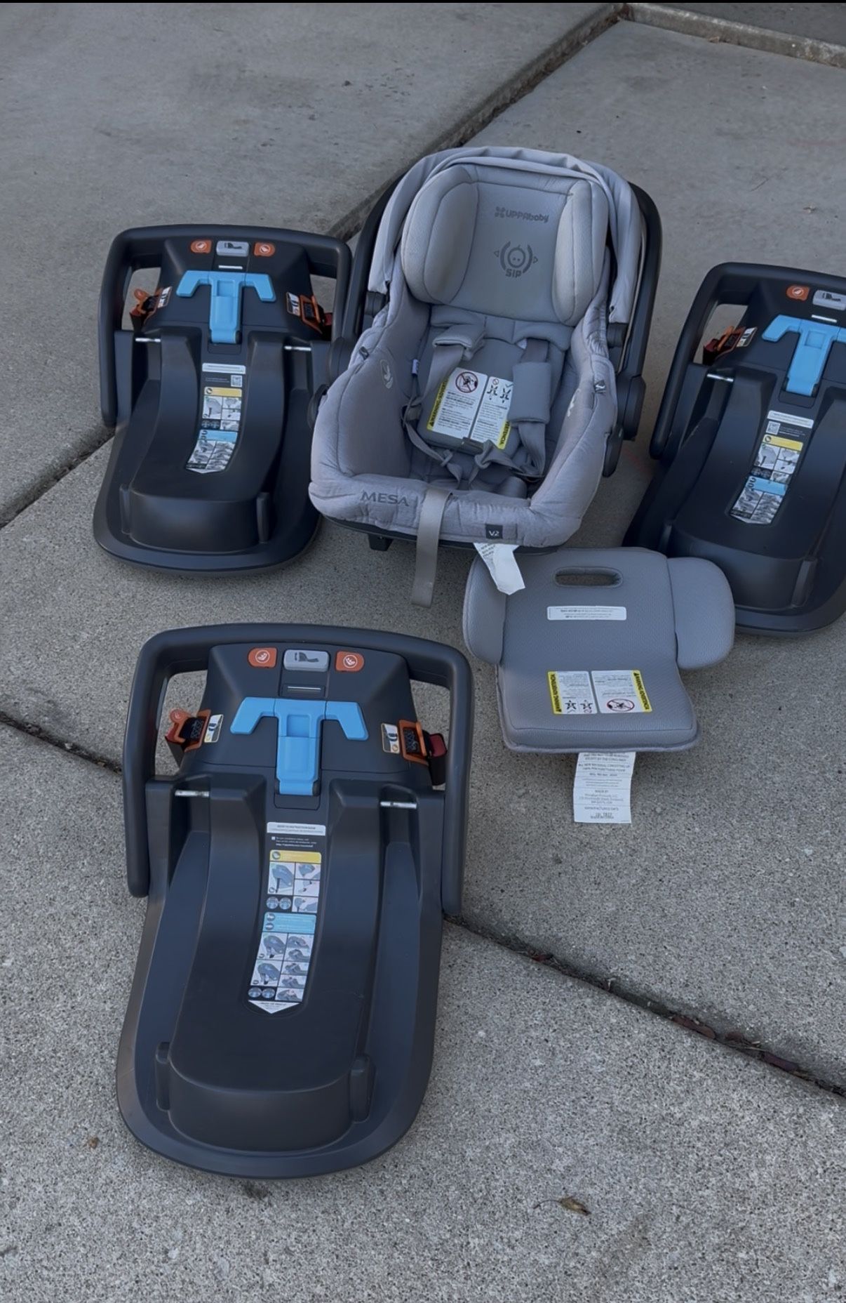 Uppababy Mesa V2 plus 3 Bases!