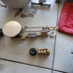 OHAUS Scale  (TOP OF THE LINE SCALE) Brass Weights