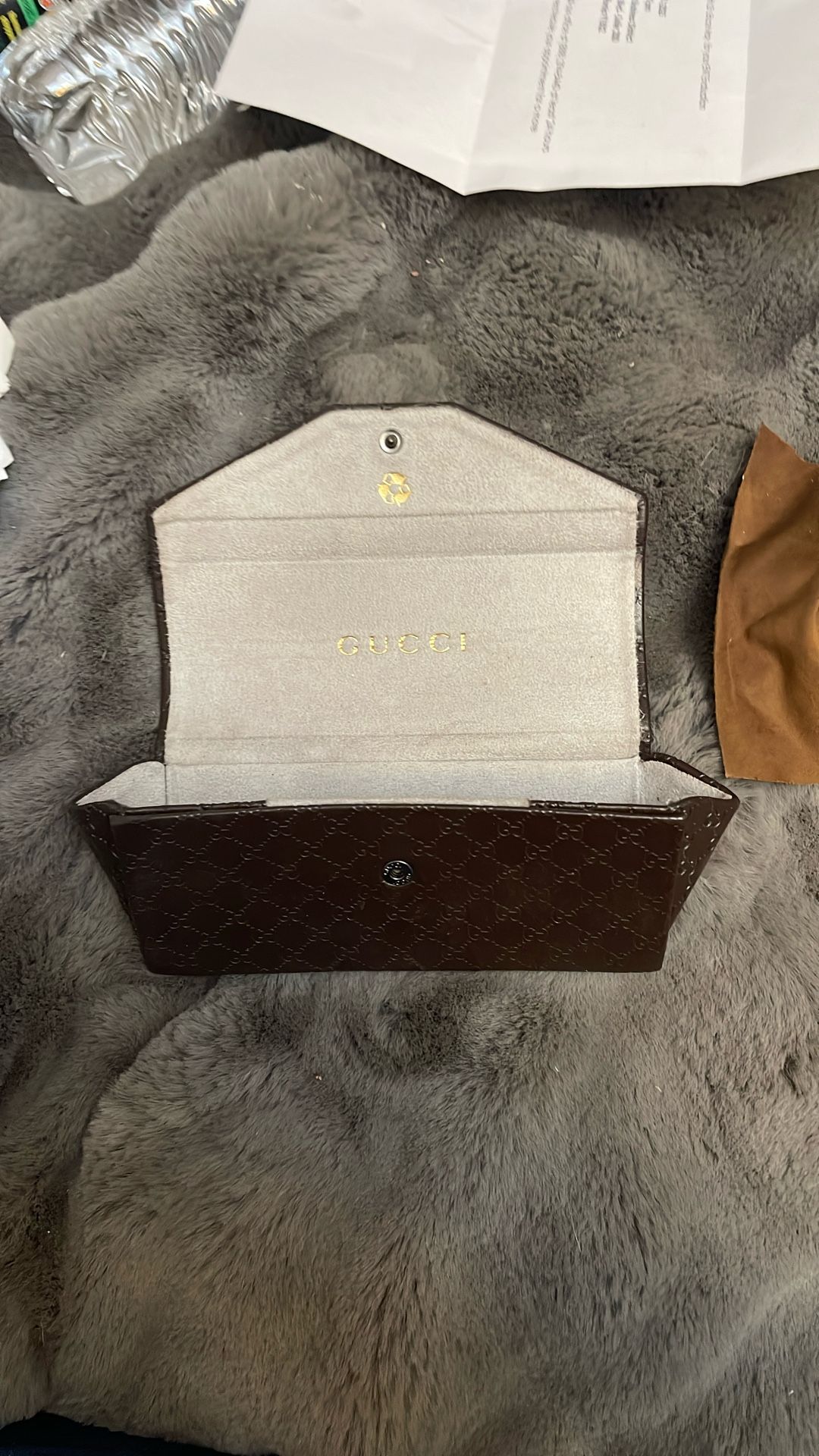 Gucci Sunglass Case With Towel