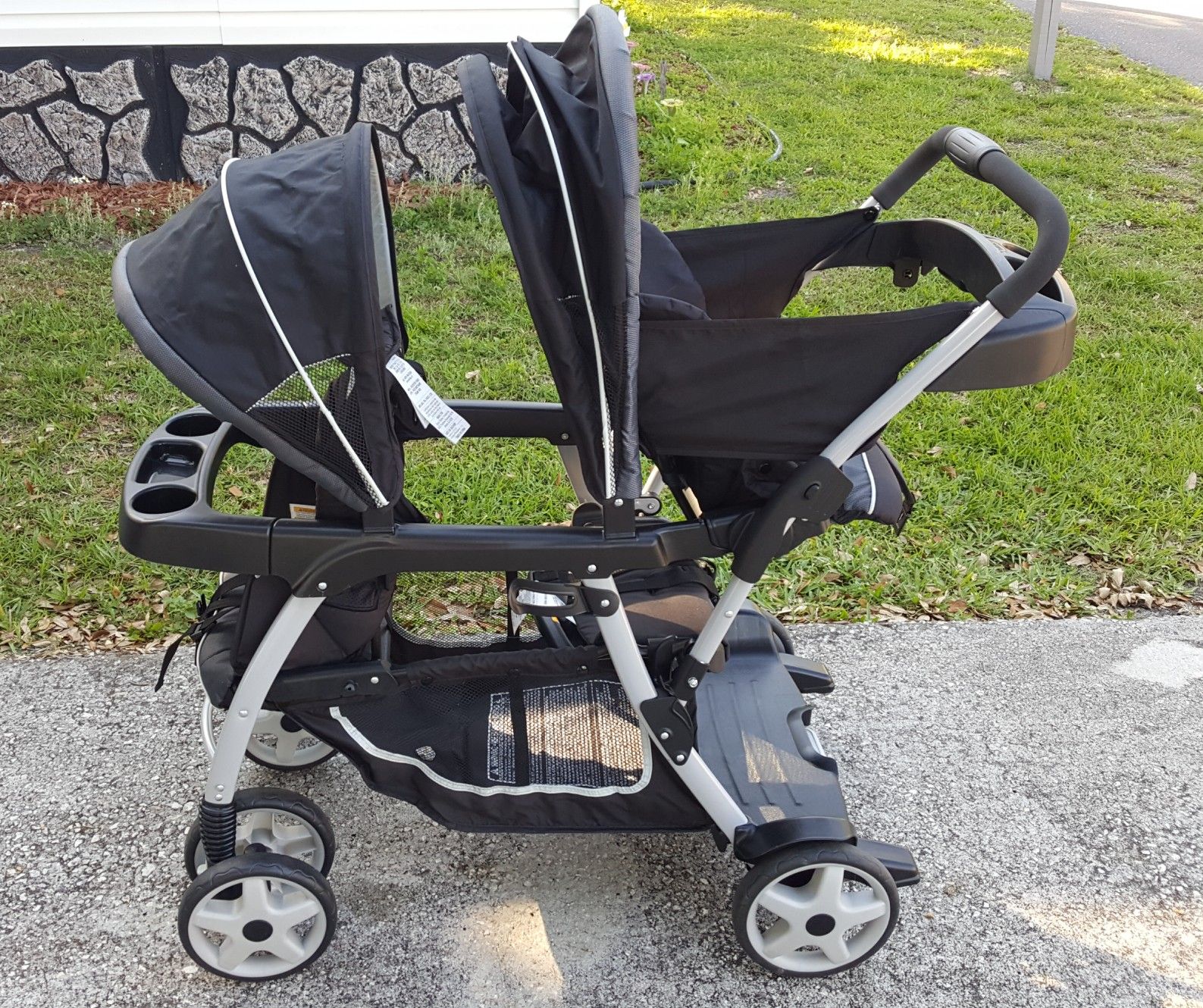 Barely used Graco double Stroller in great condition