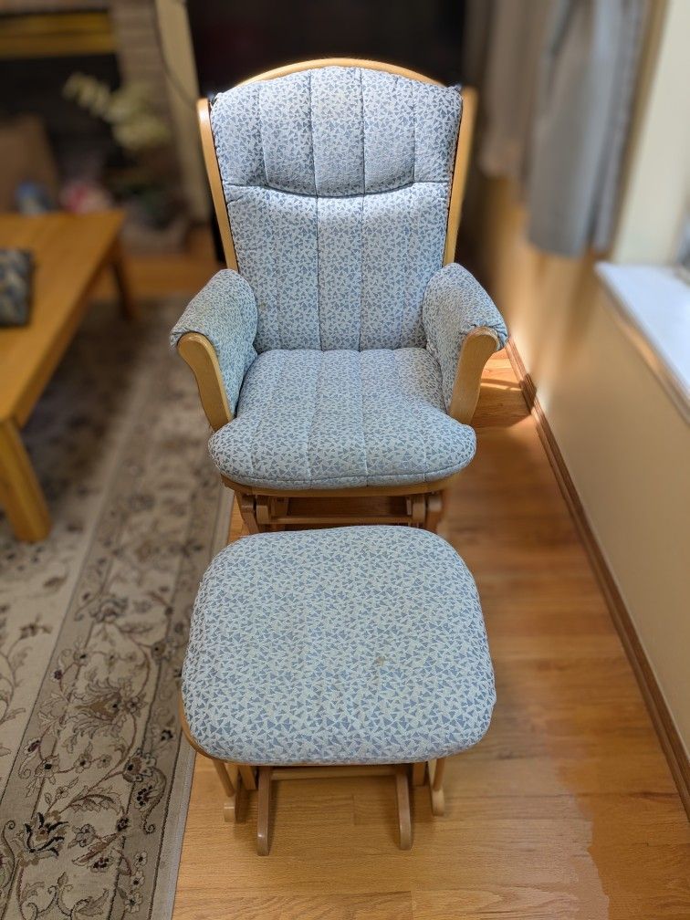 Dutailier Glider Rocking Chair with Ottoman