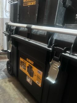 Dewalt 63 gallon box