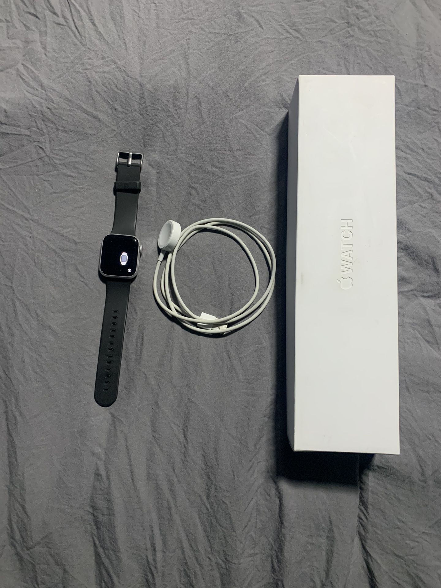 Apple watch series 4 - 40mm REDUCED PRICE TO SELL!