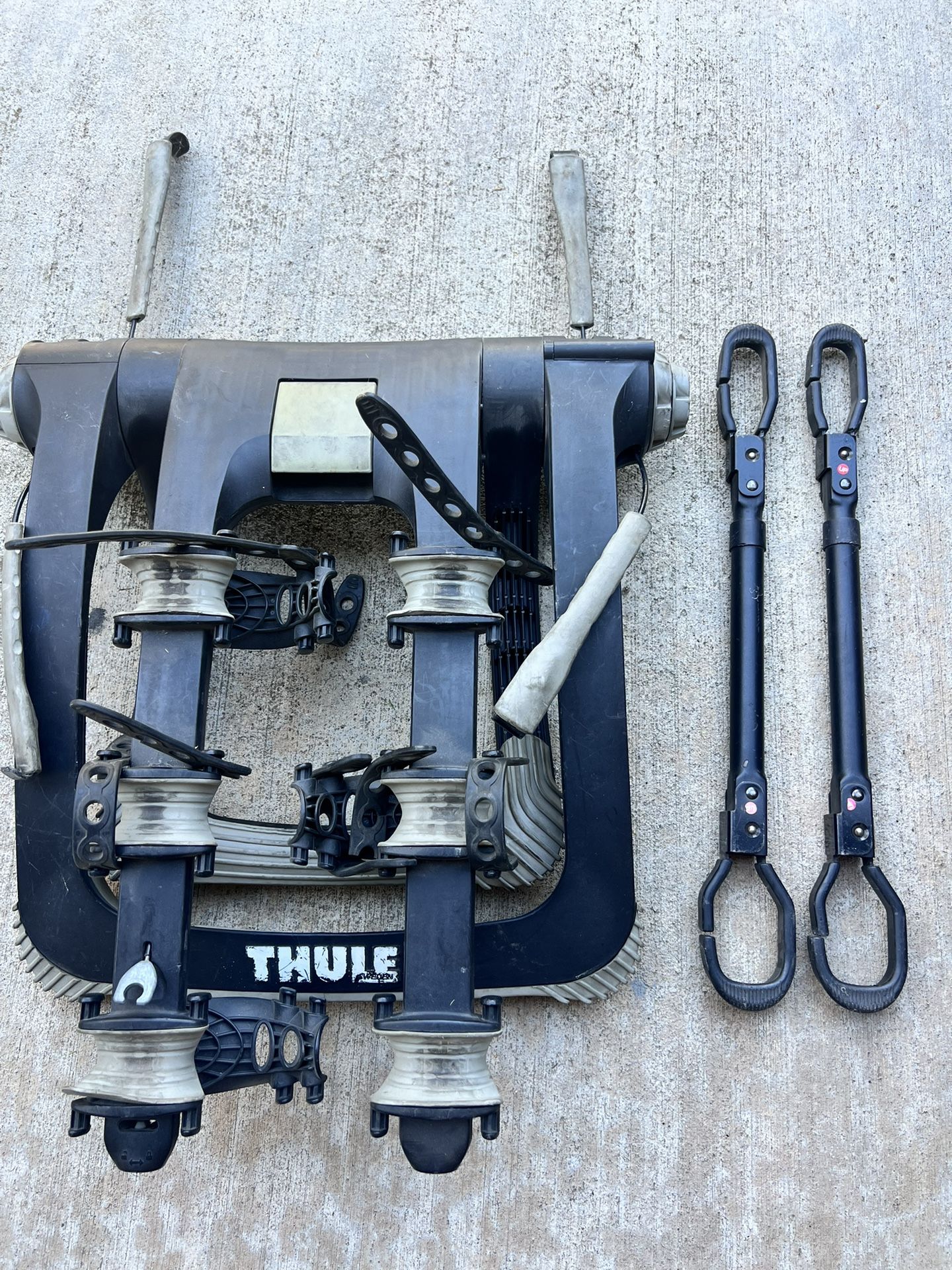 Thule Bike Rack (3 Bike) With FS Adapters