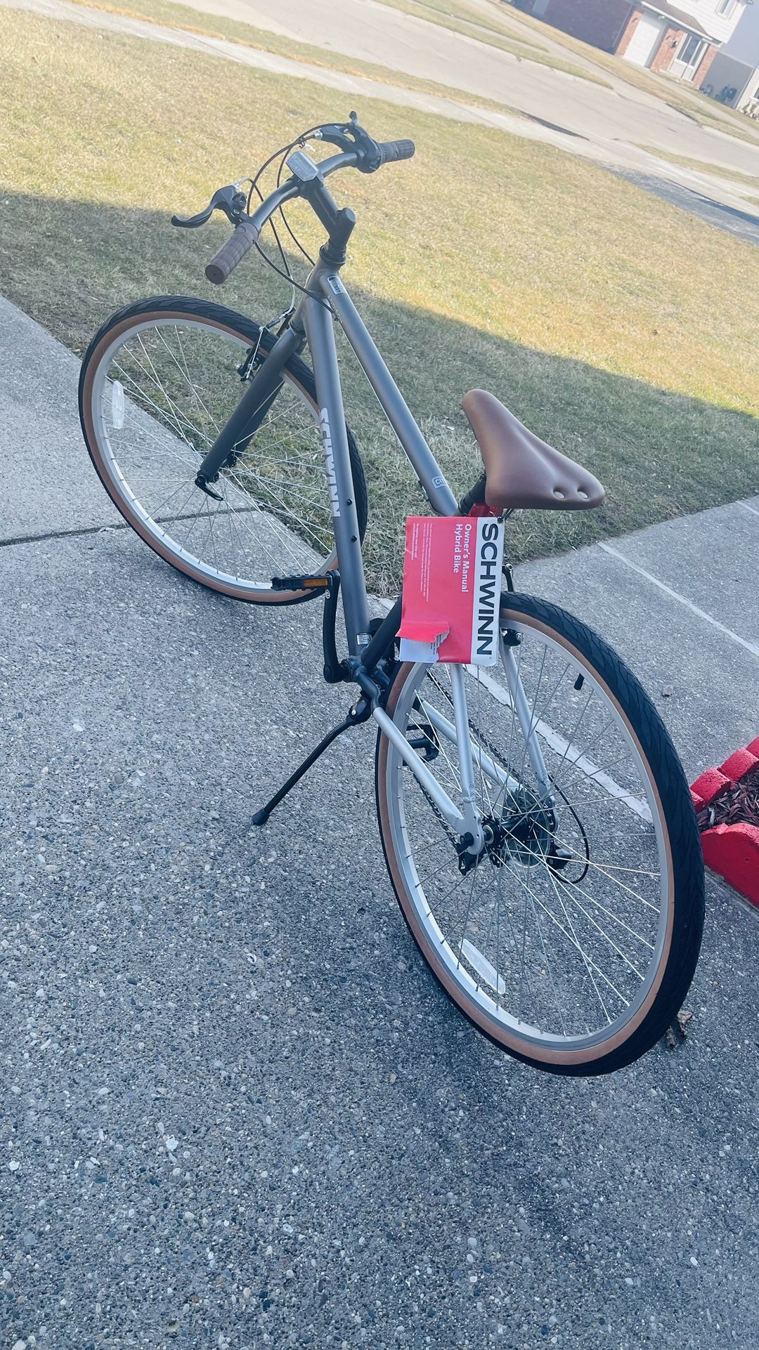 Hybrid Bike Schwinn 28”