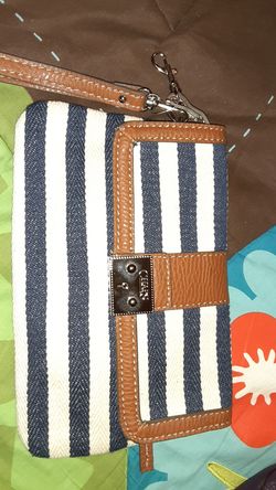 CHAPS wristlet/purse