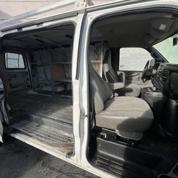 2017 Chevrolet Express 2500