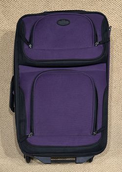 Softside Suitcase Carry-on Size US Traveler