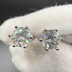 Moissanite Stud Earrings 0.5ct