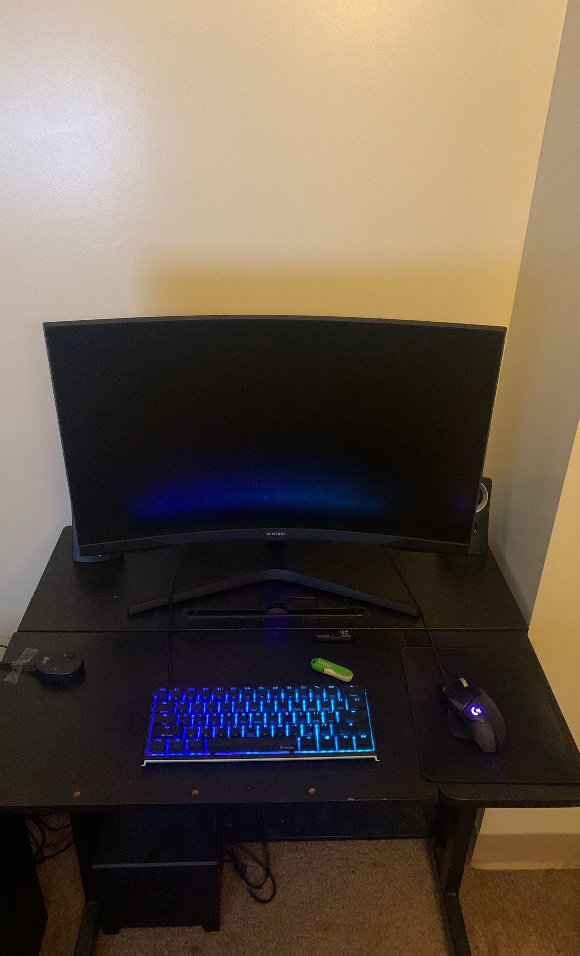 27” Samsung G5 Oddysey G55C Curved 165Hz QHD Monitor