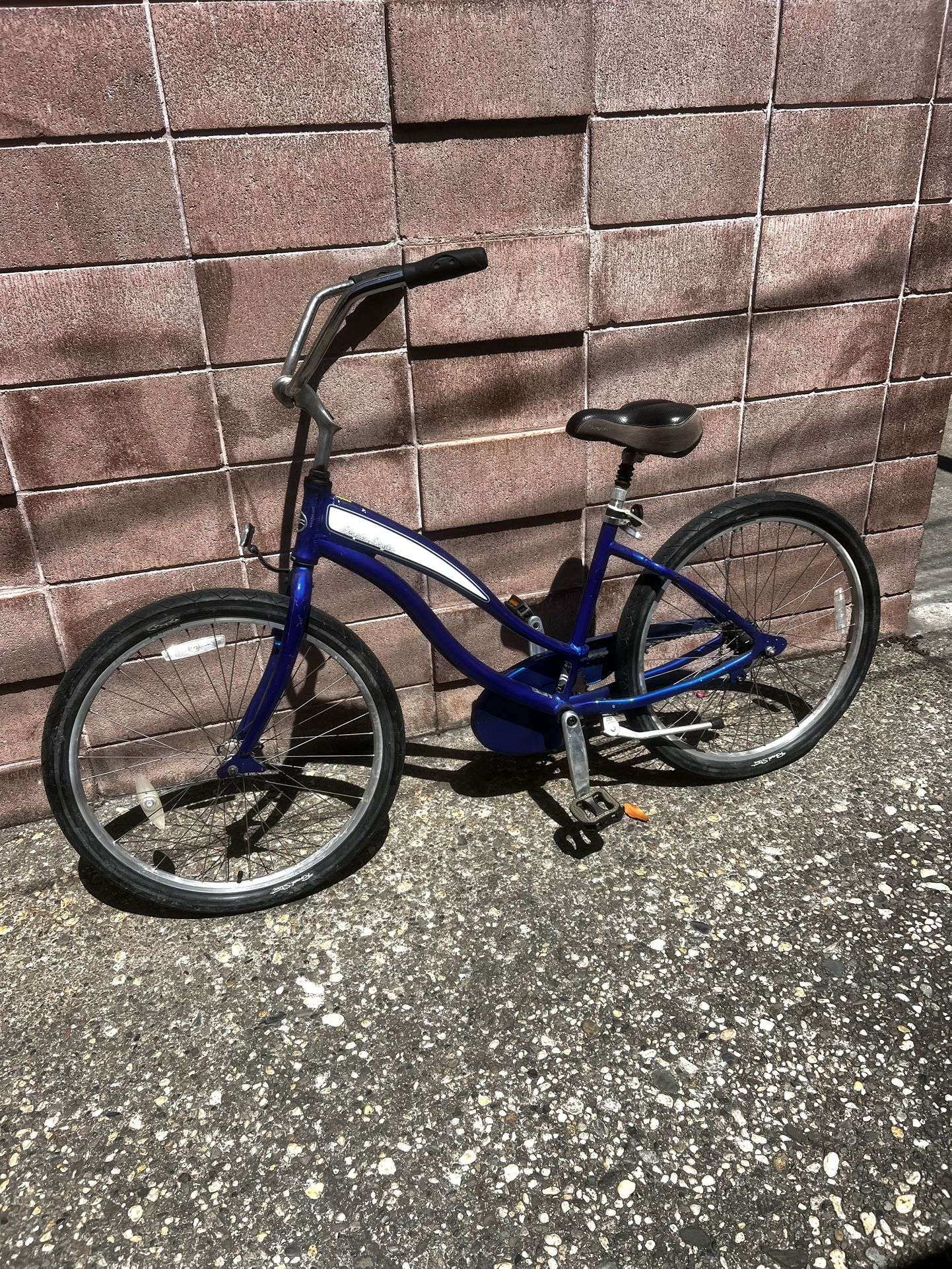 Giant Simple Single Cruiser Bike