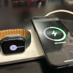 Nomad Wireless Charger (IPhone And apples Watch Stand)