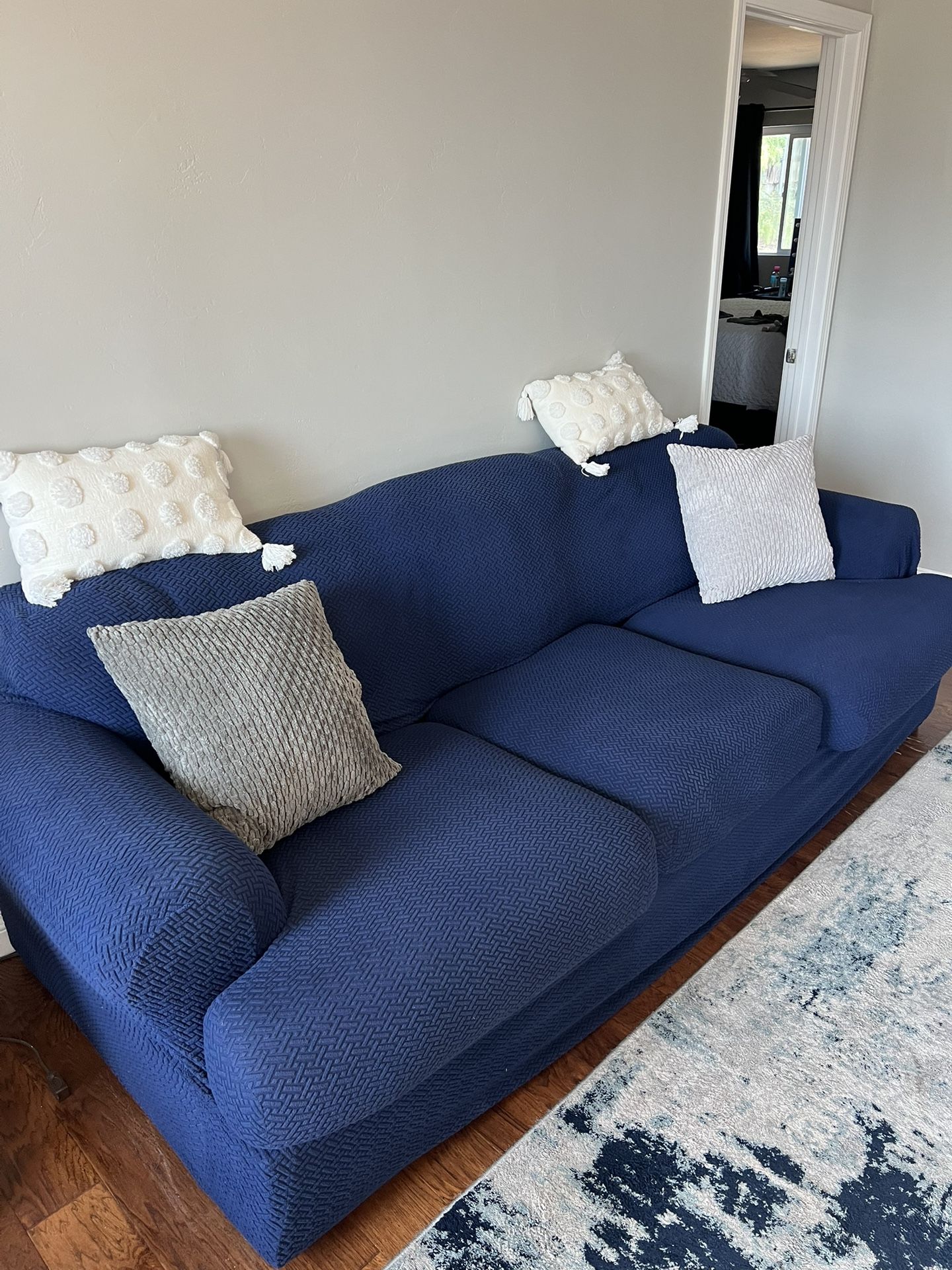 Queen Size Pull Out Couch
