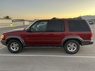 2000 Ford Explorer
