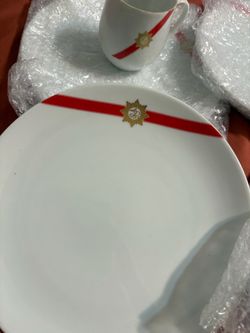 4 TWA Royal Ambassador Plates & 1 Cup