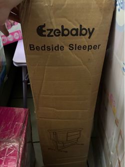 Baby bassinet in box