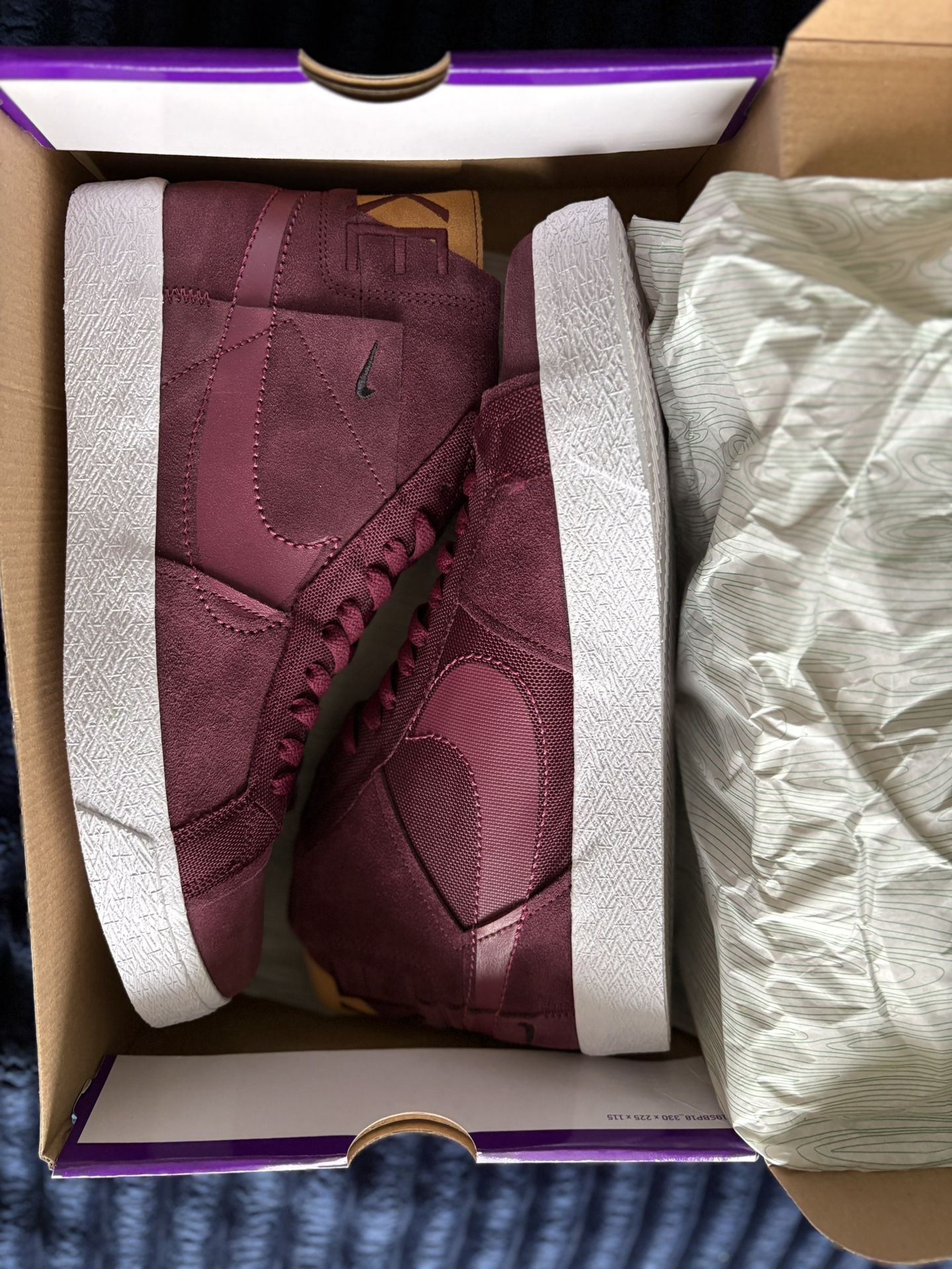 NIKE MENS DUNK SNEAKER 10.5