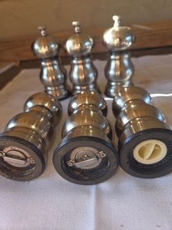 Stainless Steel Pepper Mills & Salt Shaker – Restaurant Surplus – Set of 6