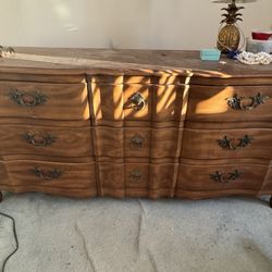 1960s John Widdicomb French Provincial 9 Drawer Dresser