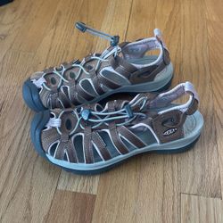 Women Keen Sandals Never worn new! Size 8