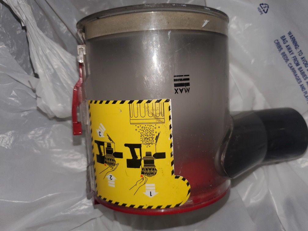 Dyson V-8 Dust Bin