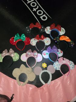 DISNEY HANDMADE EARS...ONLY USED 1 TIME OR SO GREAT CONDITION 👍...13 DOLLARS EACH OR 2 FOR 20 DOLLARS..SE HABLA ESPANOL..CHECK OUT MY PAGE FOR MORE..