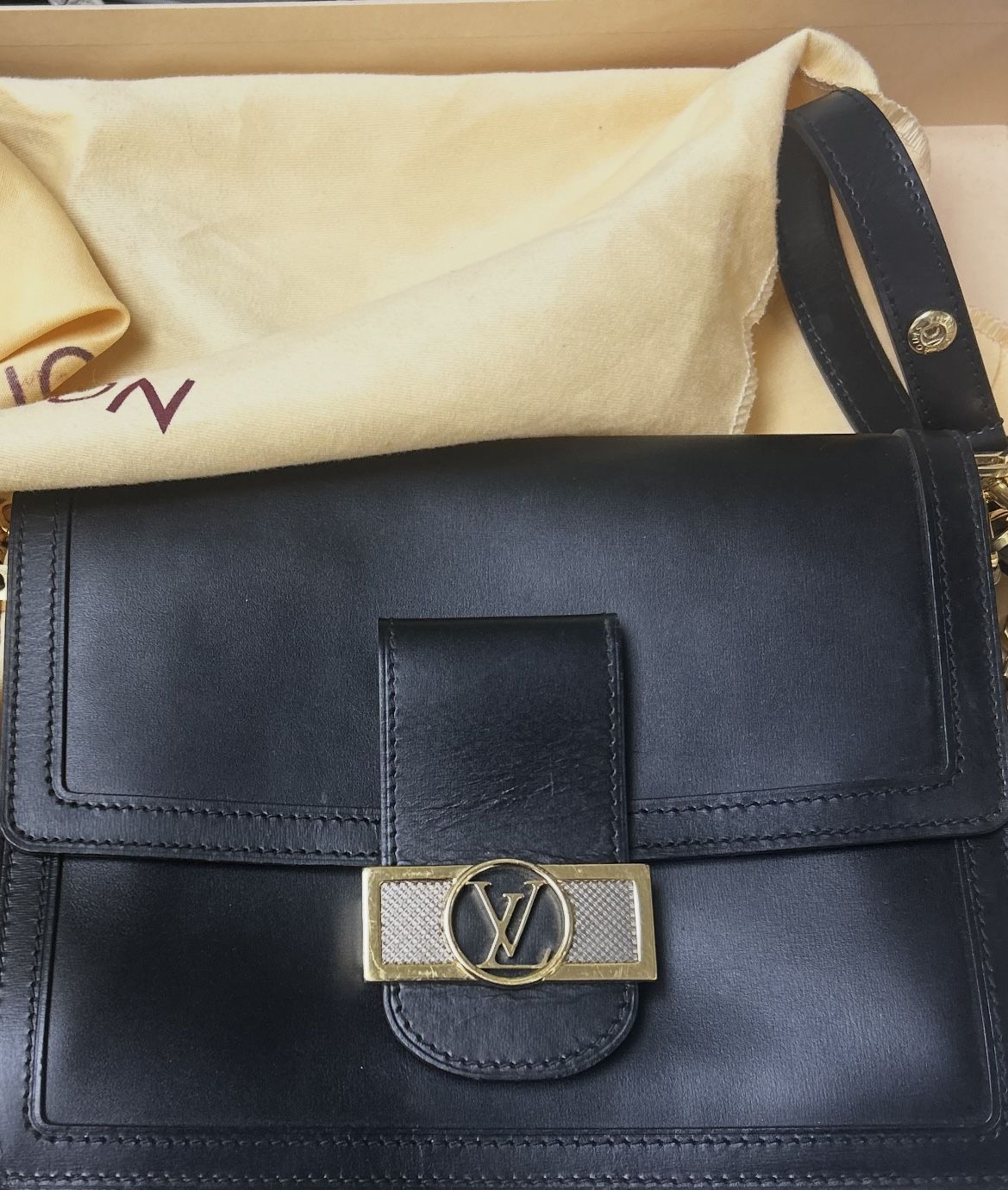 Louis Vuitton Dauphine MM Smooth Calfskin Leather Black Shoulder Bag