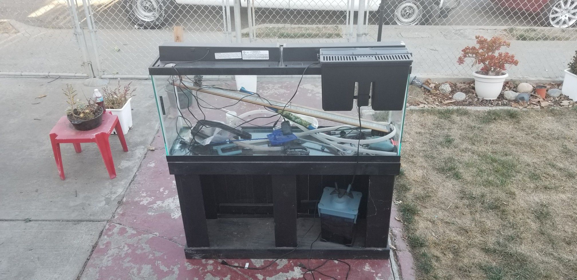 $125 today only! 70 gal Complete fish tank. $175 firm take all today!
