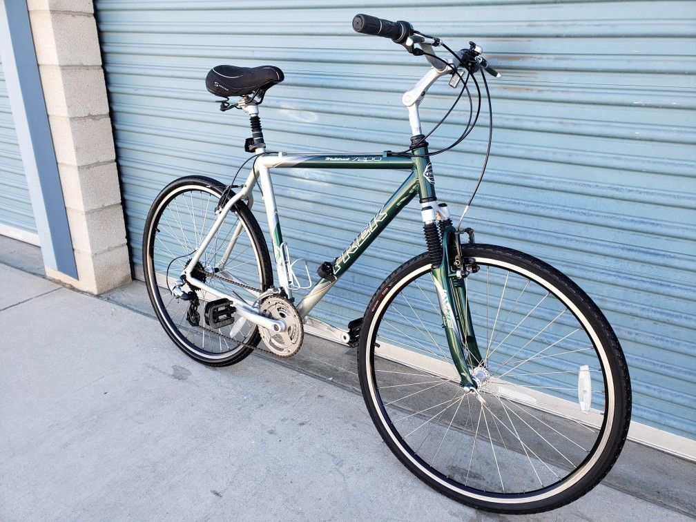 TREK HYBRID BIKE 21 SPEEDS TIRE 700C SIZE 57CM