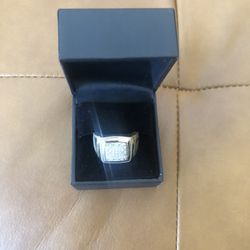 Men’s Gold Gemstone Ring (Price Negotiable)